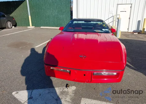 1984 Chevrolet Corvette из США, поврежденный, VIN 1G1AY0789E5150474